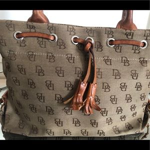 Ladies Dooney & Burke handbag